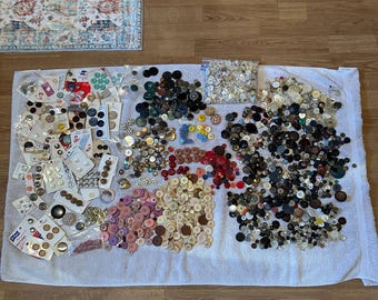 Buttons Lot Of 1000+