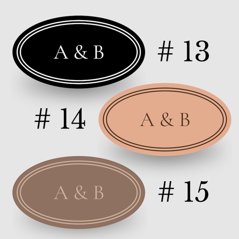 以下が含まれることがあります： 「A & B」の文字が入った3つの楕円形のステッカー。一番上のステッカーは黒で白い縁取り、真ん中のステッカーは桃色で茶色の縁取り、一番下のステッカーは茶色で濃い茶色の縁取り。各ステッカーの横には番号13、14、15があります。