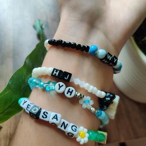 Custom Kpop Bracelets - Choose your colour & member :)