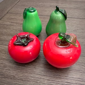 Blown Glass Fruit, Green Pear Glass Fruit, Art Glass Fruit, Fruit Paperweights, Glass Fruit, Art Glass Apple, Glass Fruit Paperweights, T11