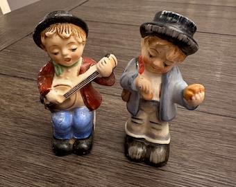 Vintage Salt and Pepper Shakers, Vintage Musical Salt Shakers, Hummel Style Salt Pepper Shakers, T7