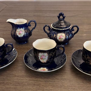 Hand Spray KT in Glaze Cobalt Blue Japanese 1960 Cups Hand Spray KT in Glaze Cobalt Blue Japanese 1960 Cups