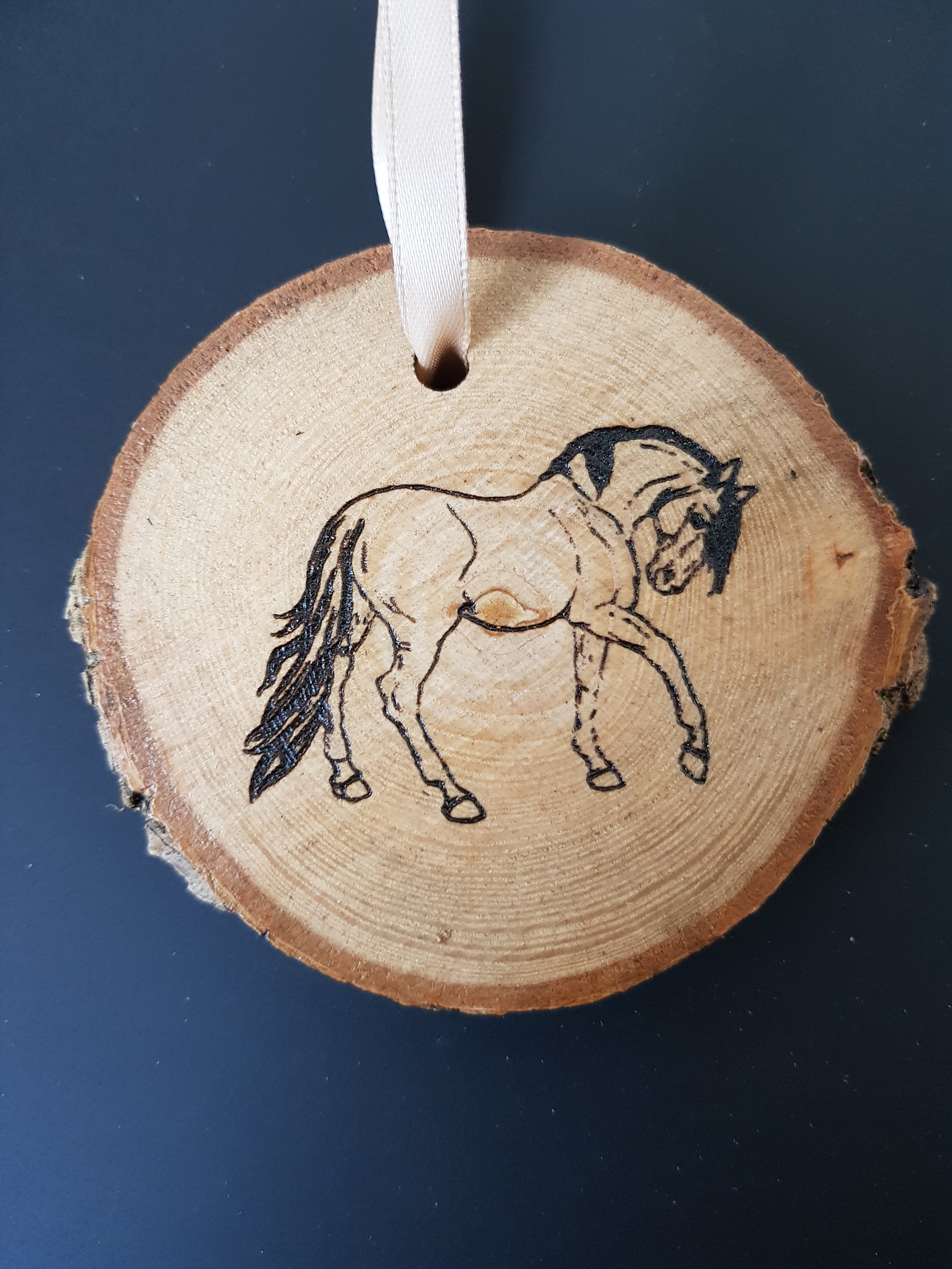 Décoration en Bois à Suspendre