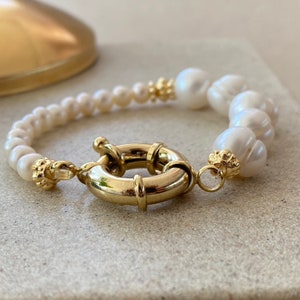 Clasp Bracelet with Pearl Men Large Freshwater Pearl Bracelet Unisex Gold White Bracelet Toggle Clasp Pearl Bracelet Christmas Gift Friends