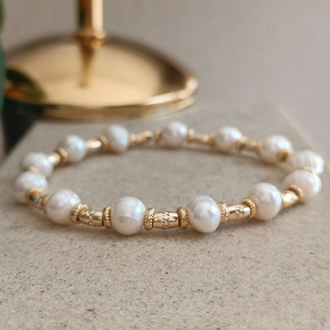 LINK BRACELET GOLD WITH FRESHWATER PEARLS