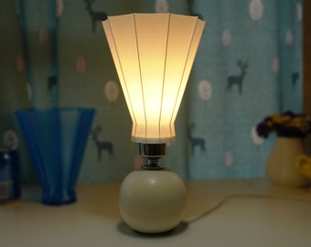Art Deco Inspired Retro Table Lamp with 3D Printed Lampshade and Ceramic Base for Modern Spaces