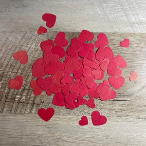 Petit lot de 100 coeurs rouges chatoyants, mini coeurs en papier découpé, coeurs découpés, confettis, perforations coeur