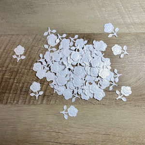 Mini papieren confetti witte Shimmer gestanst rozen
