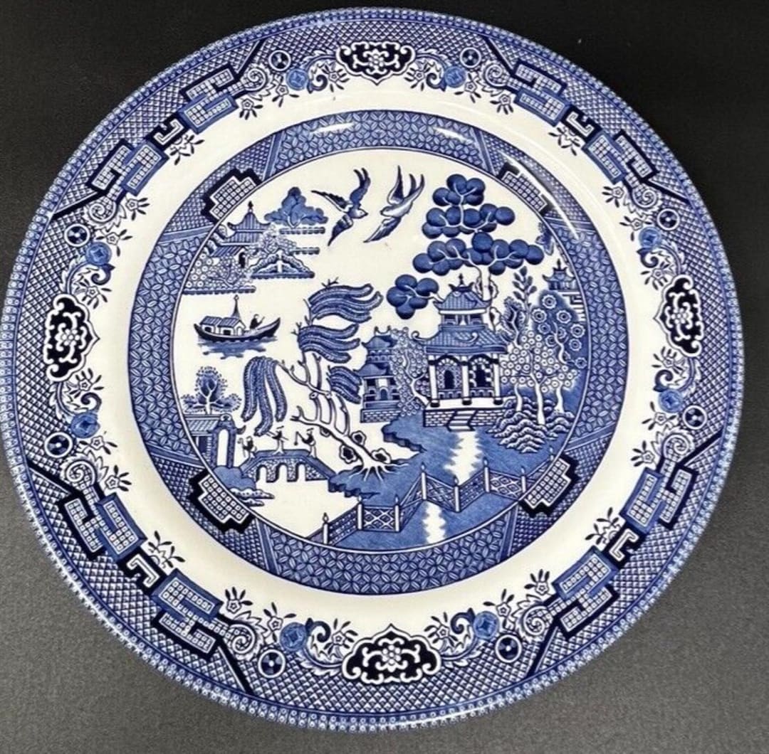 Vintage Churchill Blue Willow Dinner Plate 10