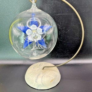 Blown Glass Hummingbird With Flowers Inside Glass Apple