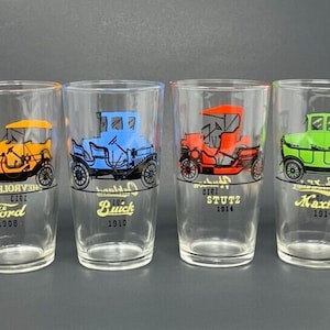 set of 4 Vintage Drinking Glasses Featuring 8 Antique Cars