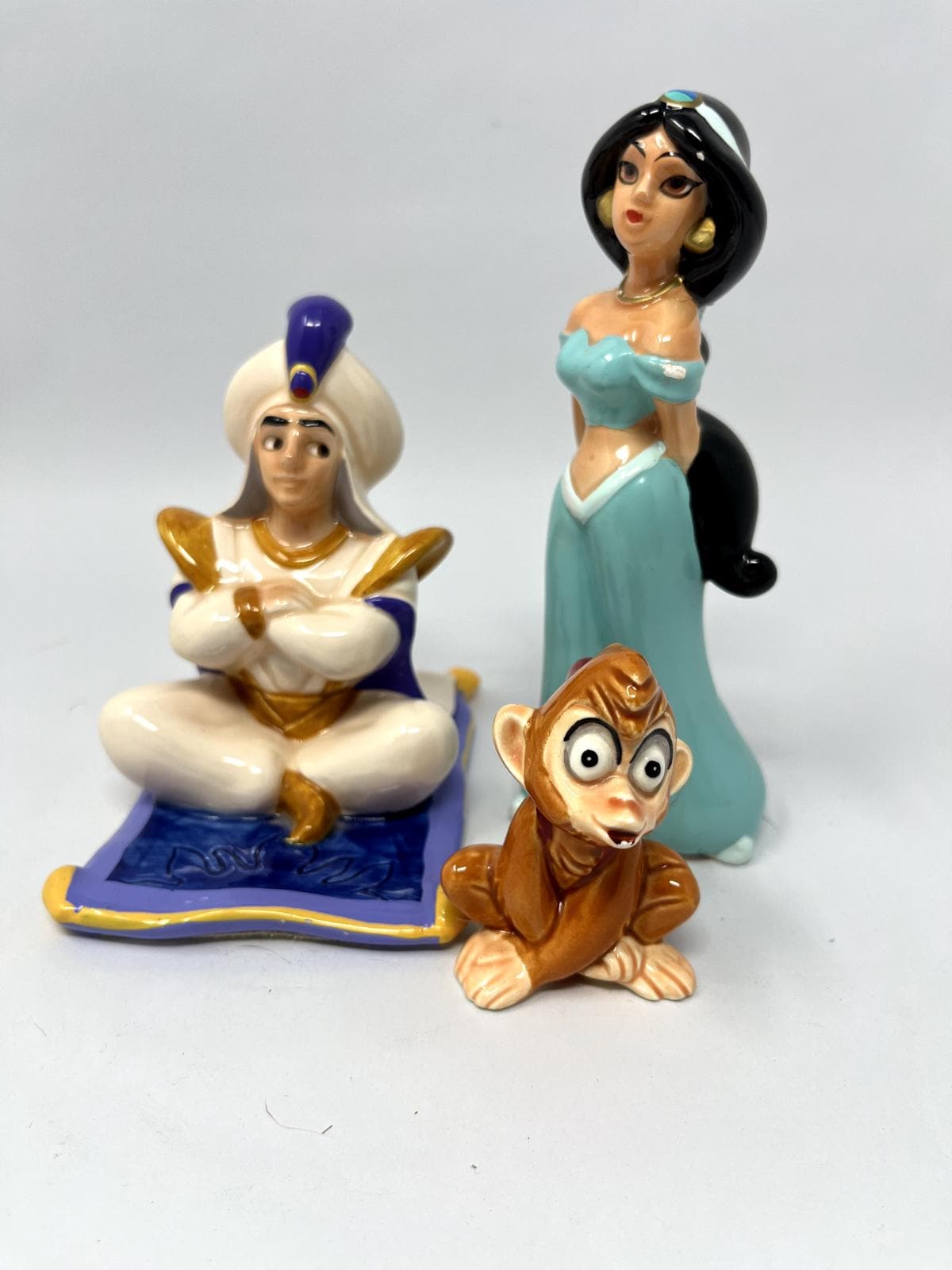 アラジン、ジャスミン、アブのヴィンテージ陶器フィギュアセット
