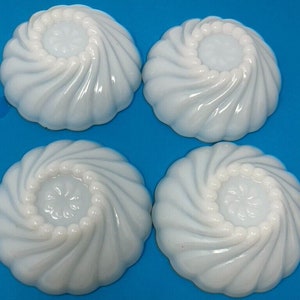 Hazel Atlas Translucent Milk Glass White 4.5&quot; x 2&quot; Seashell Swirl Bowl set of 4