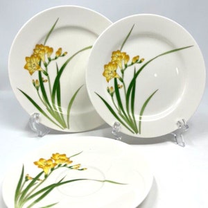 Koransha Freesia 240 - Set of 3 plates - Yellow Flowers & Leafs - 5.5&quot;/6.5&quot;/7.5&quot;