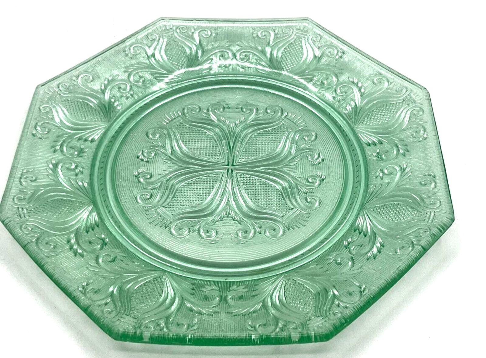 uranium7　1806060 Imperial Ohio Glass Blaise Scrolled Thistle Uranium Green Salad