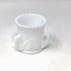 Vintage WESTMORELAND Milchglas 3 Schwäne / Rohrkolben Zahnstocher Halter 2 2/8 ”
