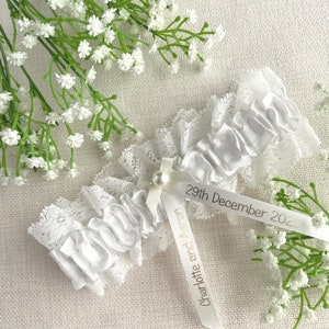Personalised Garter - White and Gold - Wedding Gift for the Bride - Ideas Presents