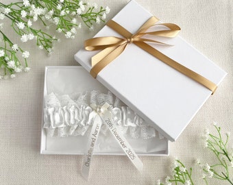 Personalised Garter - White and Gold - Wedding Gift for the Bride - Ideas Presents - Gift Boxed!