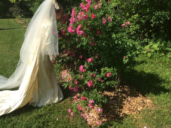 Vintage Bridal Gown circa 1960s Sheath Bridal wit… - image 5