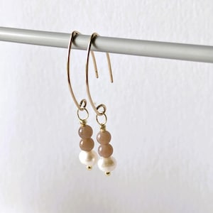 Earrings sunstone freshwater pearls gold