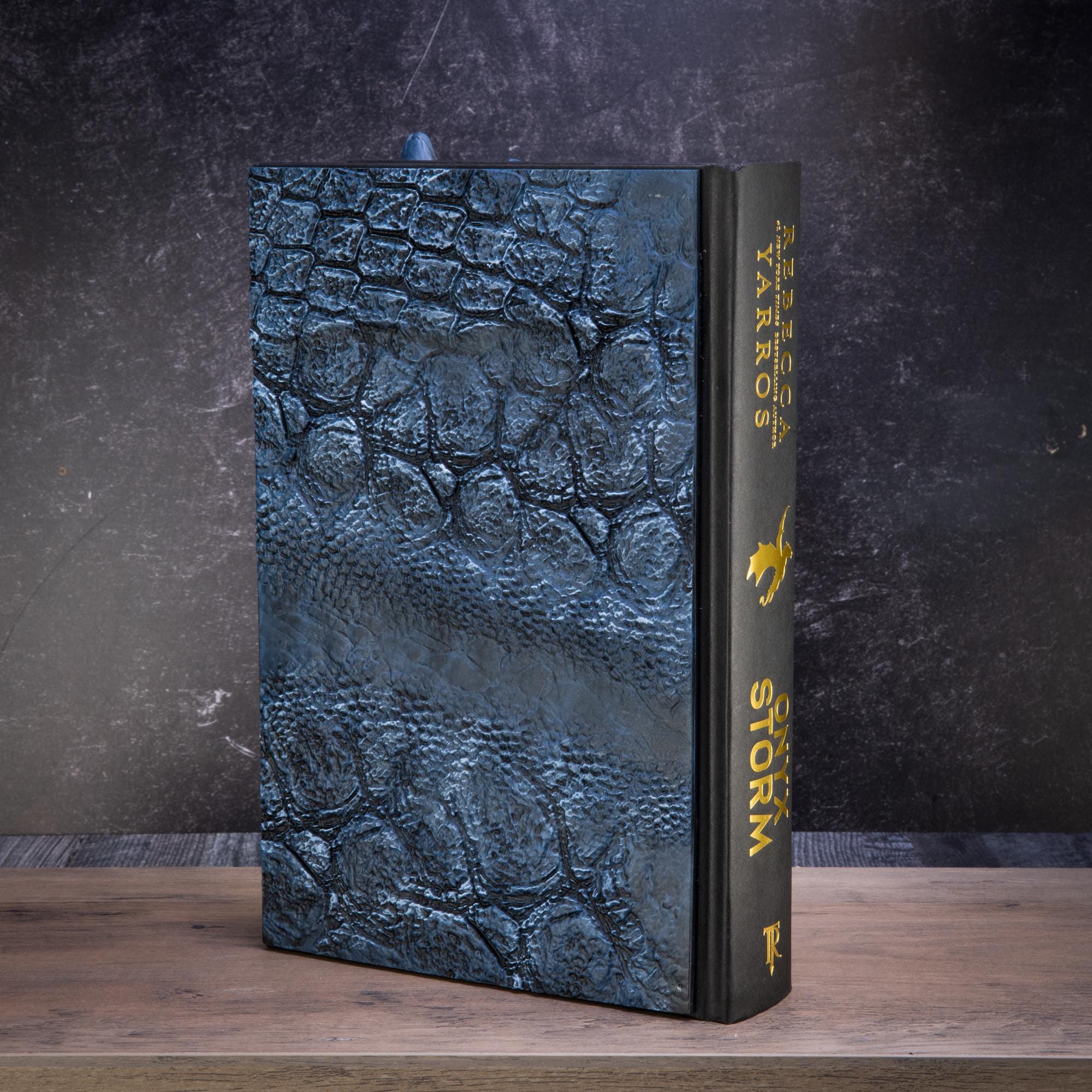 Onyx Storm Special Edition Custom Hardcover Novel - Limited Edition Gift for Book Lovers