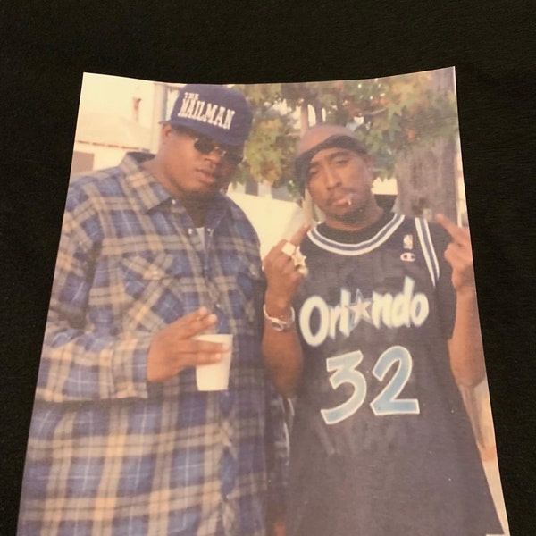 E-40 & Tupac premium T-Shirt in Mens sizes S-3XL in black or white! Printed on Kirkland brand T-Shirts!