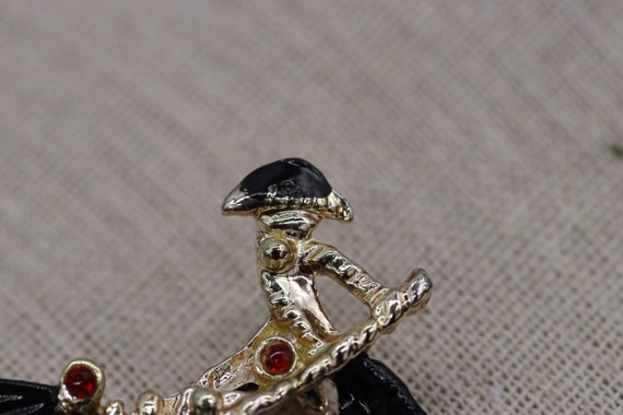 Vintage Unsigned Rickshaw Oriental Man Brooch Pin… - image 3