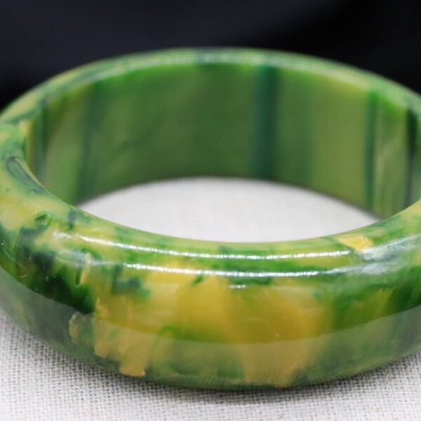 Vintage Bakelite Swirled Pumpkin and Spinach Bangle Bracelet Tested With Simichrome