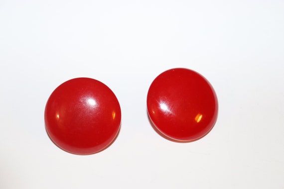 Vintage Cherry Red 1 1/4" Round Bakelite Clip On … - image 1