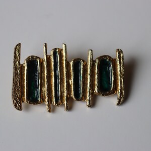 Vintage Gold Tone and Green Enamel Modernist Brutalist Brooch Signed K Larin