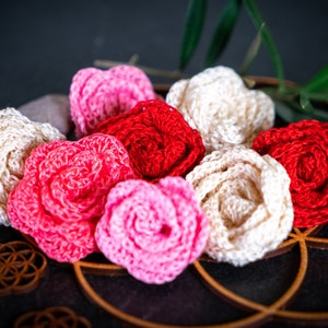 Appliques embellissement décoration florale roses 3D crochet flower patch image 1