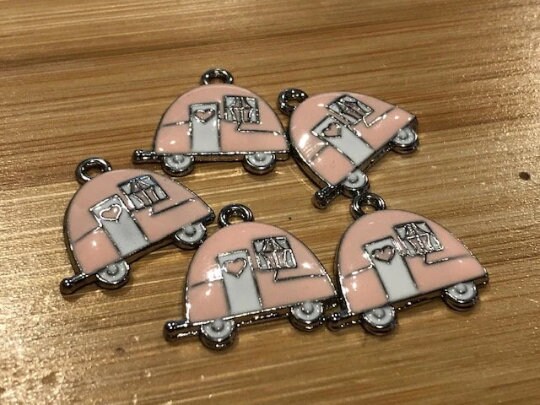 5 pcs Pink and White Vintage Trailer Charms l Adorable l Enamel Charms EEE1.10