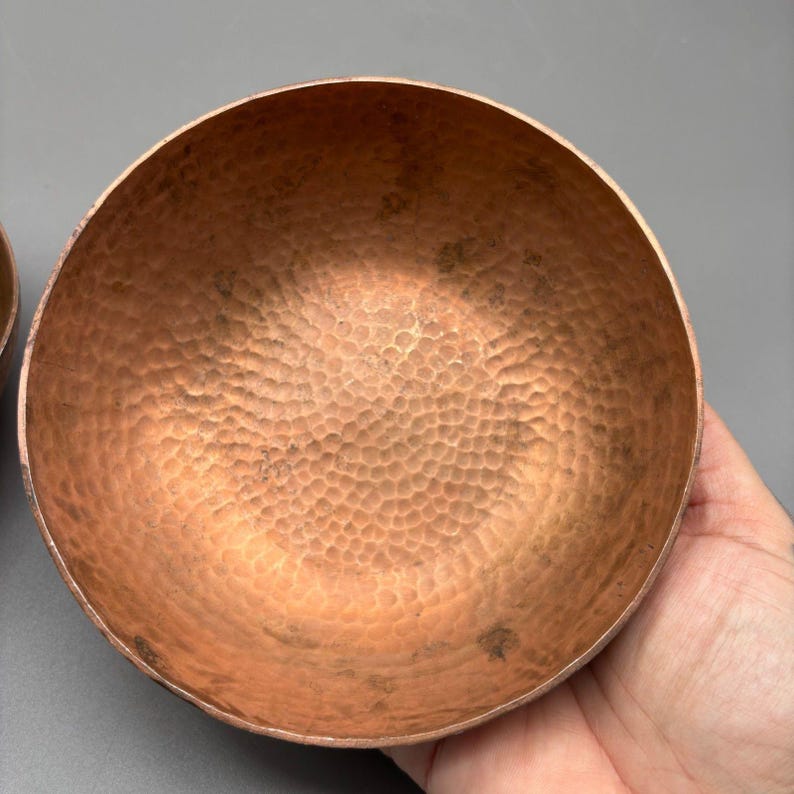 Sur La Table ボウル 2個セット ハンマー仕上げ銅メッキアルミニウム製 5.5インチ スナック用サービングボウル 画像 8