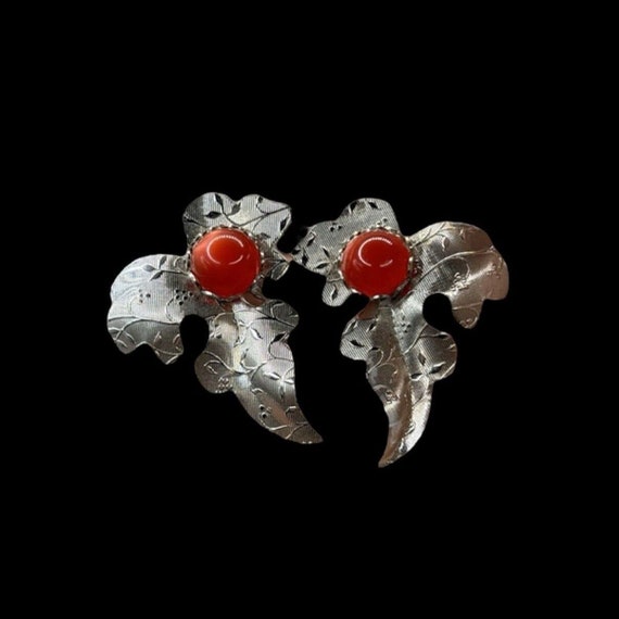 Vintage Silver Tone Grape Leaf Clip On Earrings w… - image 1