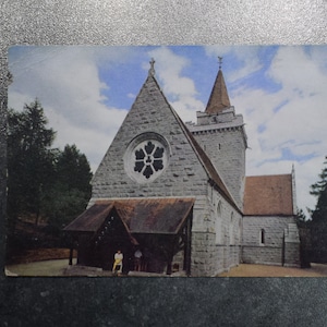 Carte postale Église de Crathie, Balmoral, Royal Deeside, Écosse ~~L@@K~~