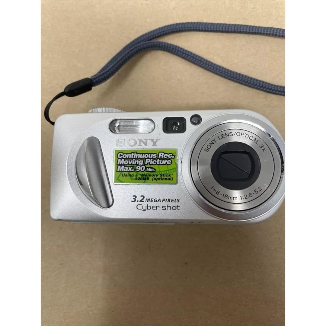 Sony Cybershot DSC-P8 Compact Digital Camera Silver
