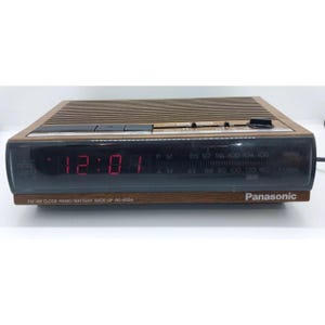 Vintage Panasonic RC-6064 FM/AM Clock Radio Alarm , Tested Wood Grain