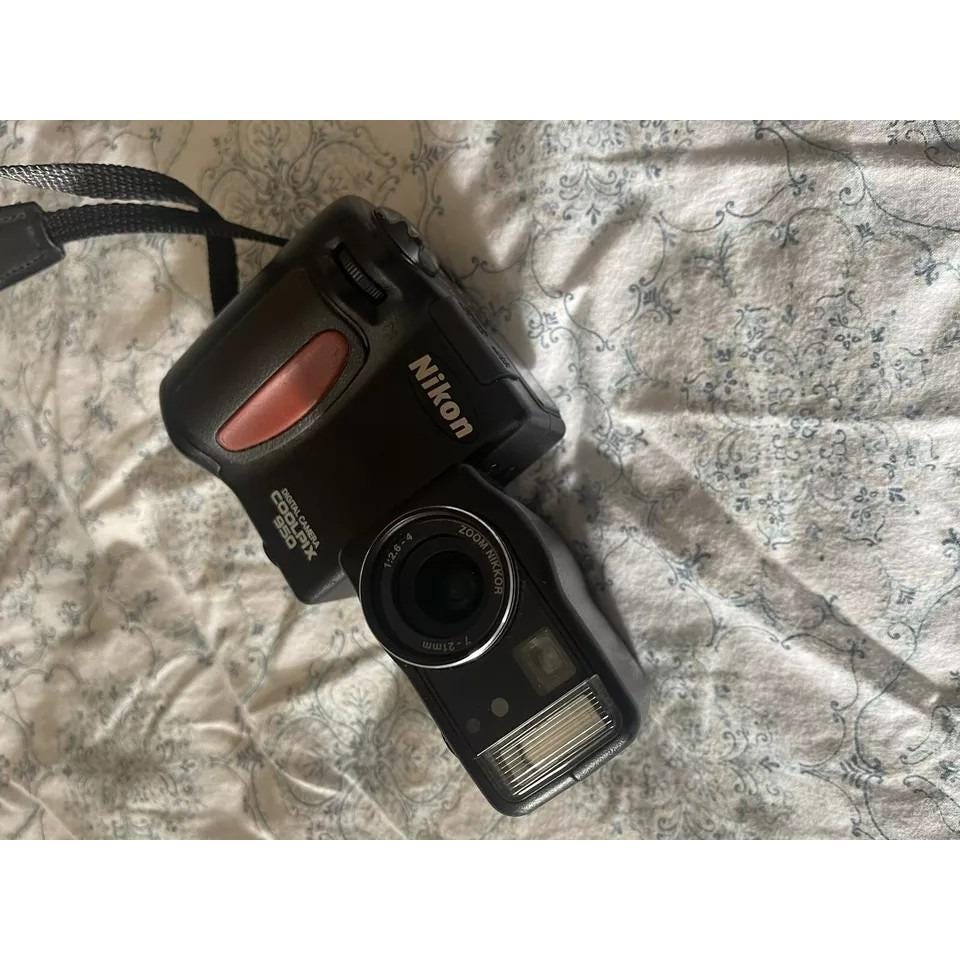 Nikon COOLPIX 950 Digital Camera UK