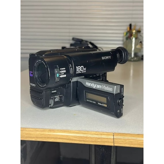 Sony Handycam Vision CCD-TRV16 Camcorder W/ Charger