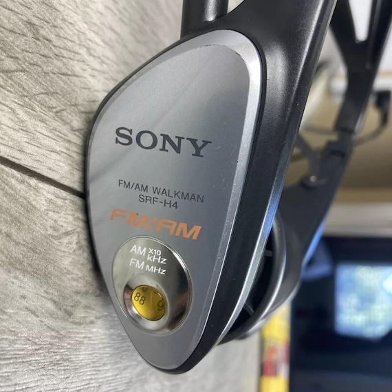 Sony AM/FM Walkman SRF-H4 Headset Headphones Portable Radio Works