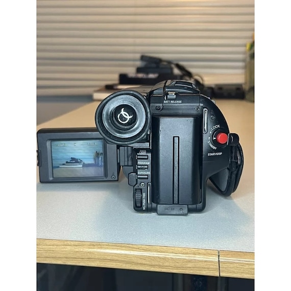 SONY VideoHi8Handycam CCD-TRV116 ④ Sony Handycam Vision CCD-TRV16 8mm 180X Zoom Video 8 XR
