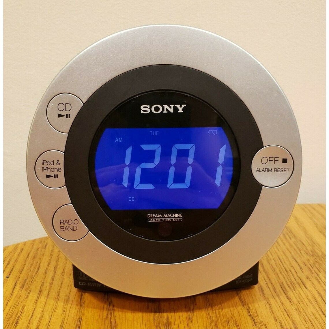 Sony Dream Machine Auto Time Dual Alarm Clock CD Ipod iPhone Radio