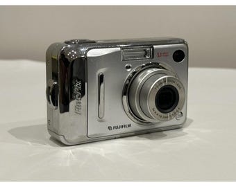 Fujifilm Finepix M603 3.1 Mega Pixel Point and Shoot Digital