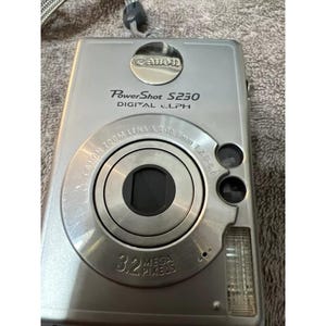 Canon PowerShot S230 3.2MP Digital Camera