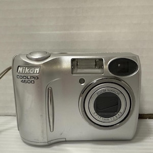 Appareil photo numérique Nikon Coolpix 4600 4,0 mégapixels avec zoom 3x testé et fonctionnel