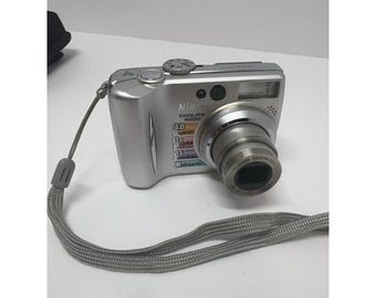 ニコン Nikon COOLPIX S3700 シルバー Nikon Coolpix S3700 - Digital camera - compact - 20.1 MP