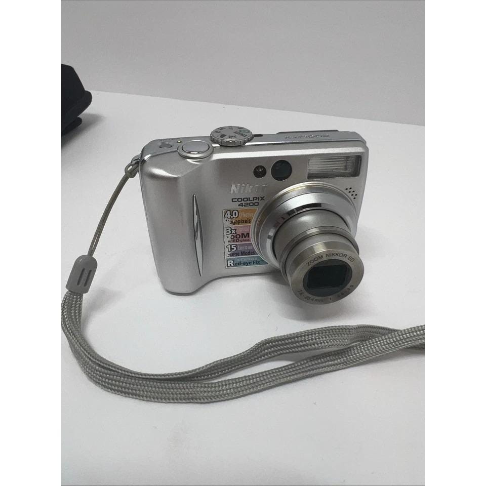 ほぼ未使用】 NECONO DIGITAL CAMERA 白 激レア品 ほぼ未使用】 NECONO