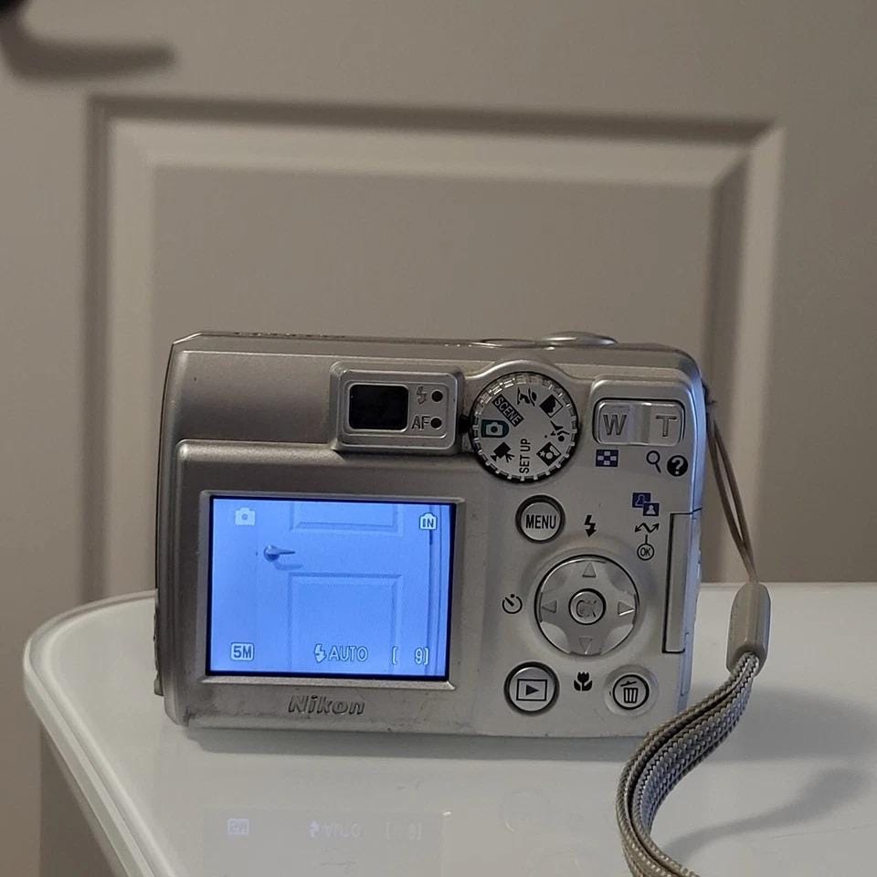 Nikon Coolpix 5600 Digital Camera Silver 5.1 Mega Pixels 35