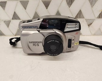 ビンテージ カメラ オリンパス スーパーズーム 115。フィルム カメラ