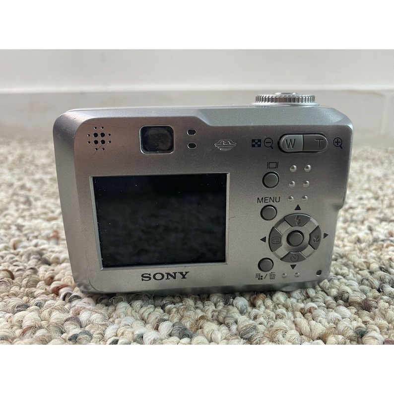 Sony Cyber-shot DSC-S60 4.1MP Digital Camera Silver image 2